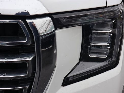 Used 2024 GMC Yukon XL SLT image 10