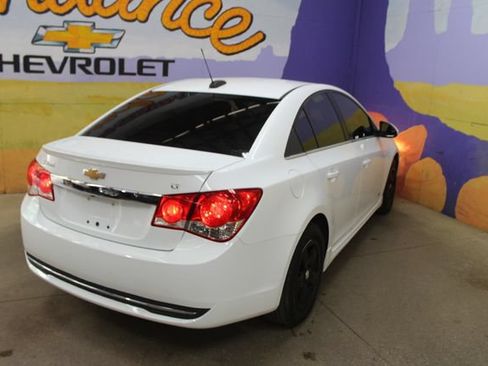 Used 2016 Chevrolet Cruze LT w/ Sun, Sound and Sport Package FWD image 8