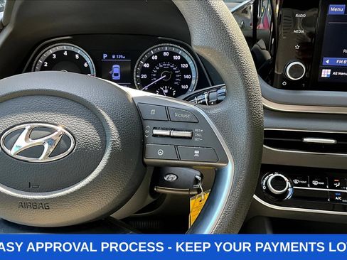 Used 2023 Hyundai Sonata SE w/ Winter Weather Package FWD image 12