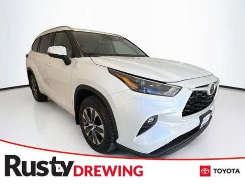 Certified 2026 Toyota Highlander XLE AWD/4WD image 1