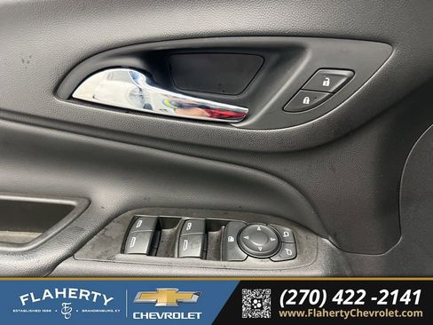 Used 2020 Chevrolet Equinox LT image 22