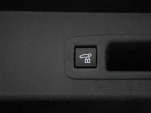 New 2026 Toyota Sienna Platinum image 11