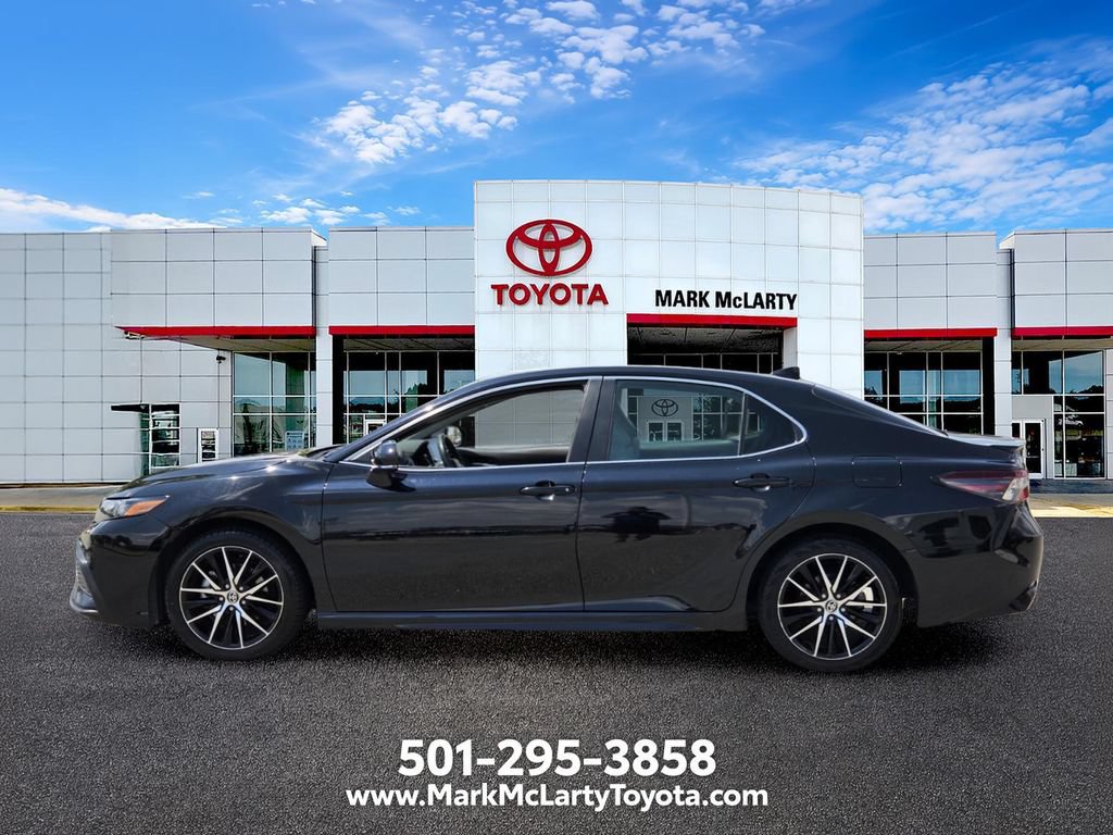 Used 2024 Toyota Camry SE FWD image 2