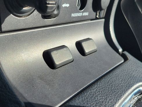 Used 2004 Ford Thunderbird Deluxe image 26