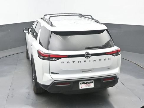 Used 2025 Nissan Pathfinder SV AWD/4WD image 15