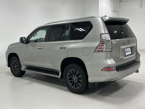 Used 2023 Lexus GX 460 Premium image 3