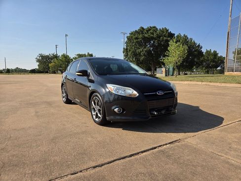 Used 2013 Ford Focus SE FWD image 23