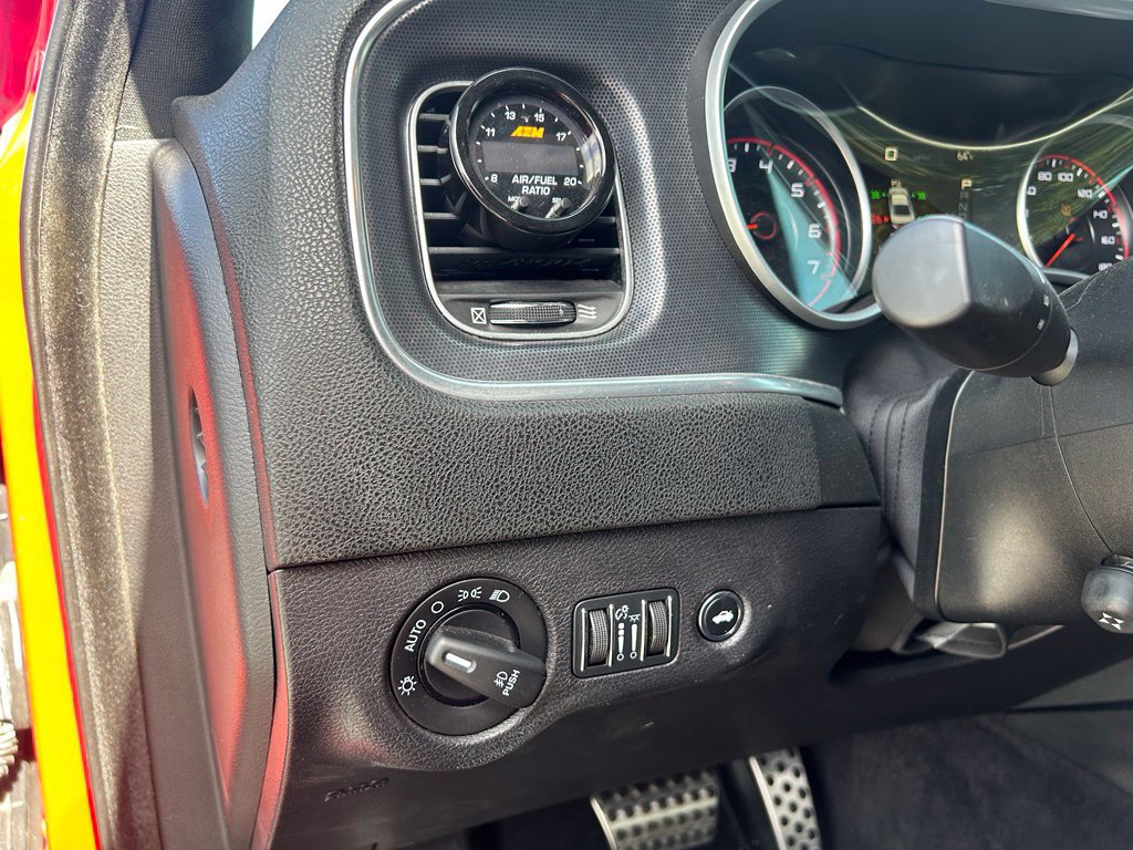 Used 2016 Dodge Charger R/T Scat Pack w/ Technology Group RWD image 18