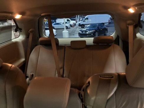 Used 2018 Toyota Sienna XLE Premium image 29