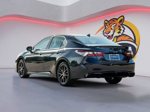 Used 2022 Toyota Camry SE FWD image 7