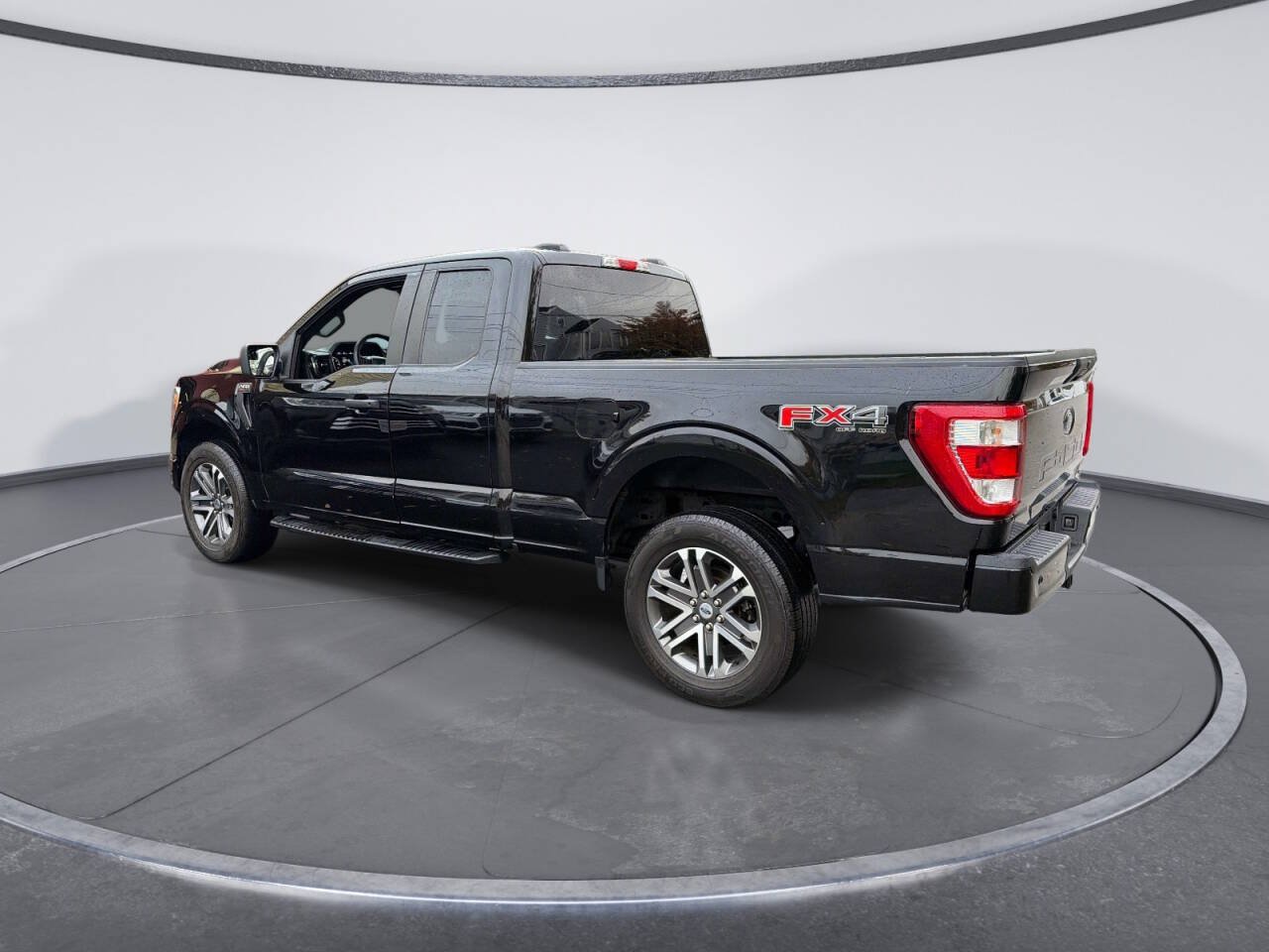 Used 2021 Ford F150 XL w/ Equipment Group 101A High AWD/4WD image 3