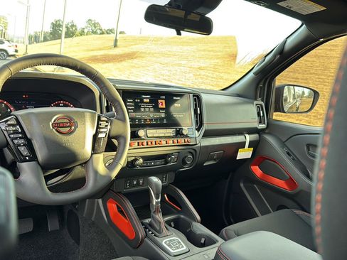 New 2026 Nissan Frontier PRO-4X w/ Pro-4x Convenience Package image 16