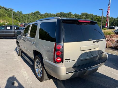 Used 2010 GMC Yukon Denali AWD/4WD image 3