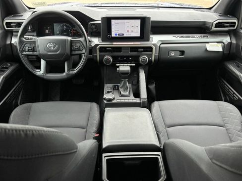 Used 2025 Toyota Tacoma SR5 AWD/4WD image 9