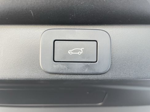 Used 2025 Land Rover Range Rover SE AWD/4WD image 37