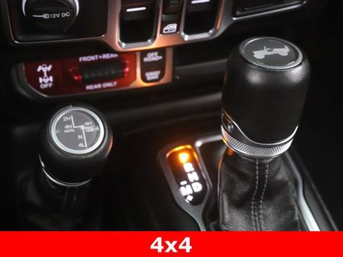 Used 2025 Jeep Wrangler Unlimited Rubicon AWD/4WD image 26