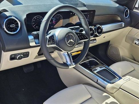 New 2026 Mercedes-Benz GLB 250 image 3