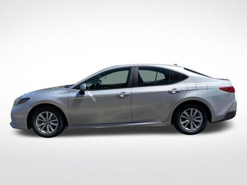 Used 2025 Toyota Camry LE FWD image 6