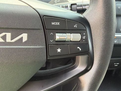 Used 2025 Kia K4 FWD image 25