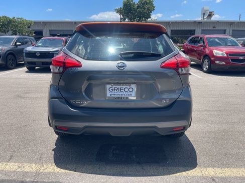 Used 2019 Nissan Kicks SR FWD image 2