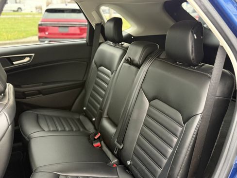Used 2022 Ford Edge SEL image 11