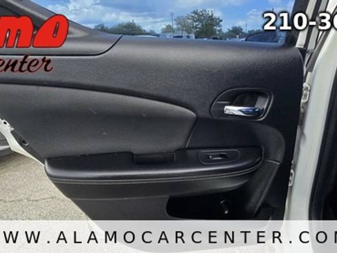 Used 2013 Dodge Avenger SE FWD image 29