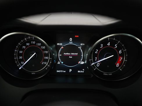 Used 2017 Jaguar F-TYPE R AWD/4WD image 22