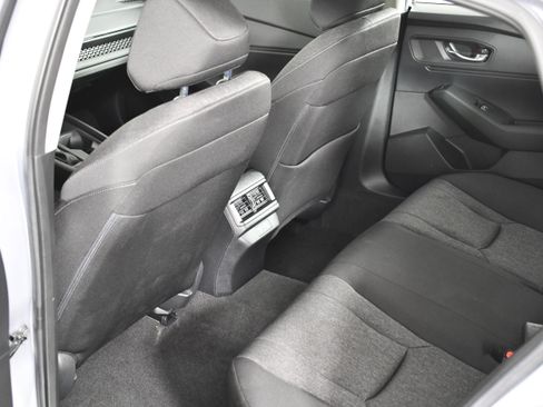 Certified 2025 Honda Accord SE image 30