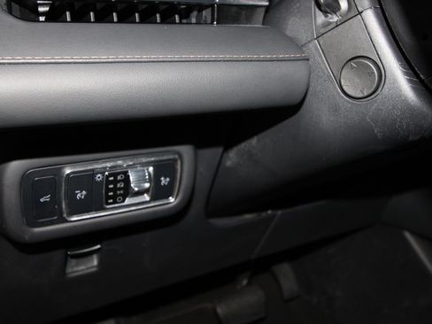Used 2024 Lincoln Nautilus Premier w/ Equipment Group 102A AWD/4WD image 11
