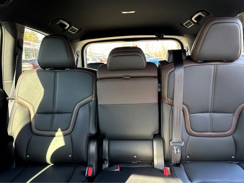 New 2026 Nissan Armada SL image 18