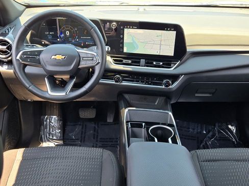 Used 2025 Chevrolet Equinox LT FWD image 17