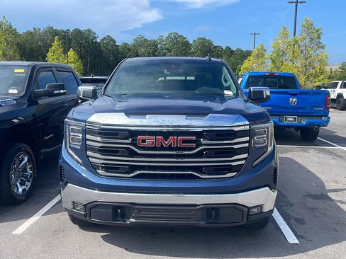 Used 2023 GMC Sierra 1500 SLT w/ SLT Premium Package AWD/4WD image 2