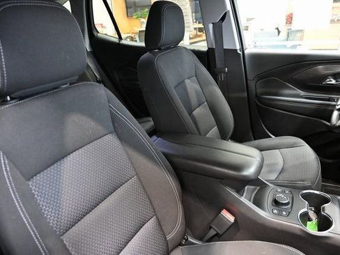 Used 2024 GMC Terrain SLE w/ Driver Convenience Package image 8