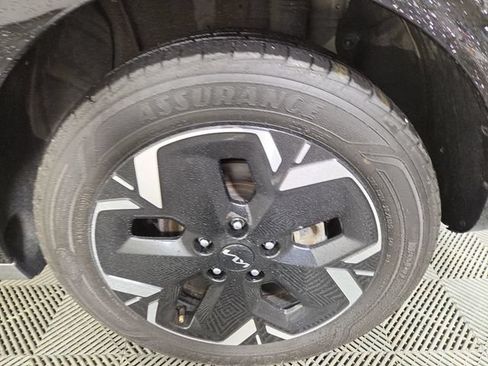 Certified 2024 Kia Niro Wind FWD image 10
