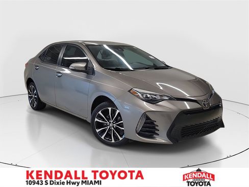 Used 2017 Toyota Corolla SE image 1