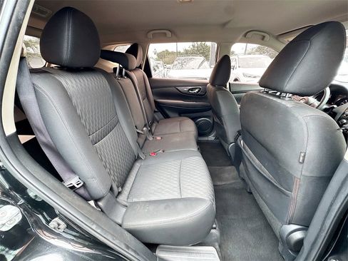 Used 2018 Nissan Rogue S image 26