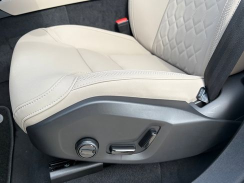 New 2026 Volvo XC90 B6 Plus w/ Protection Package Premier image 20