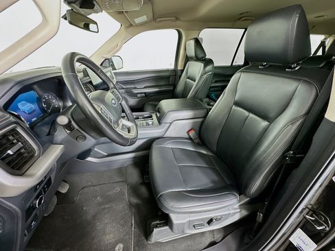 Used 2024 Ford Expedition Max XLT image 13