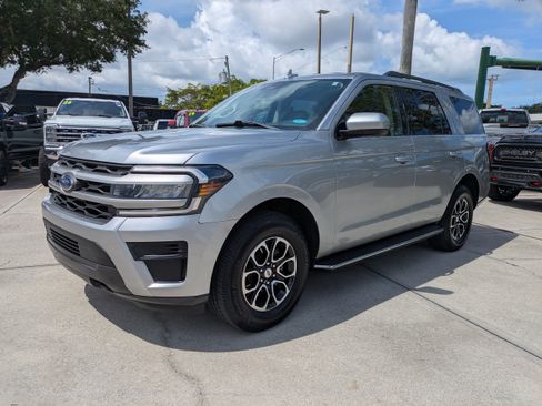 Certified 2022 Ford Expedition XLT AWD/4WD image 11