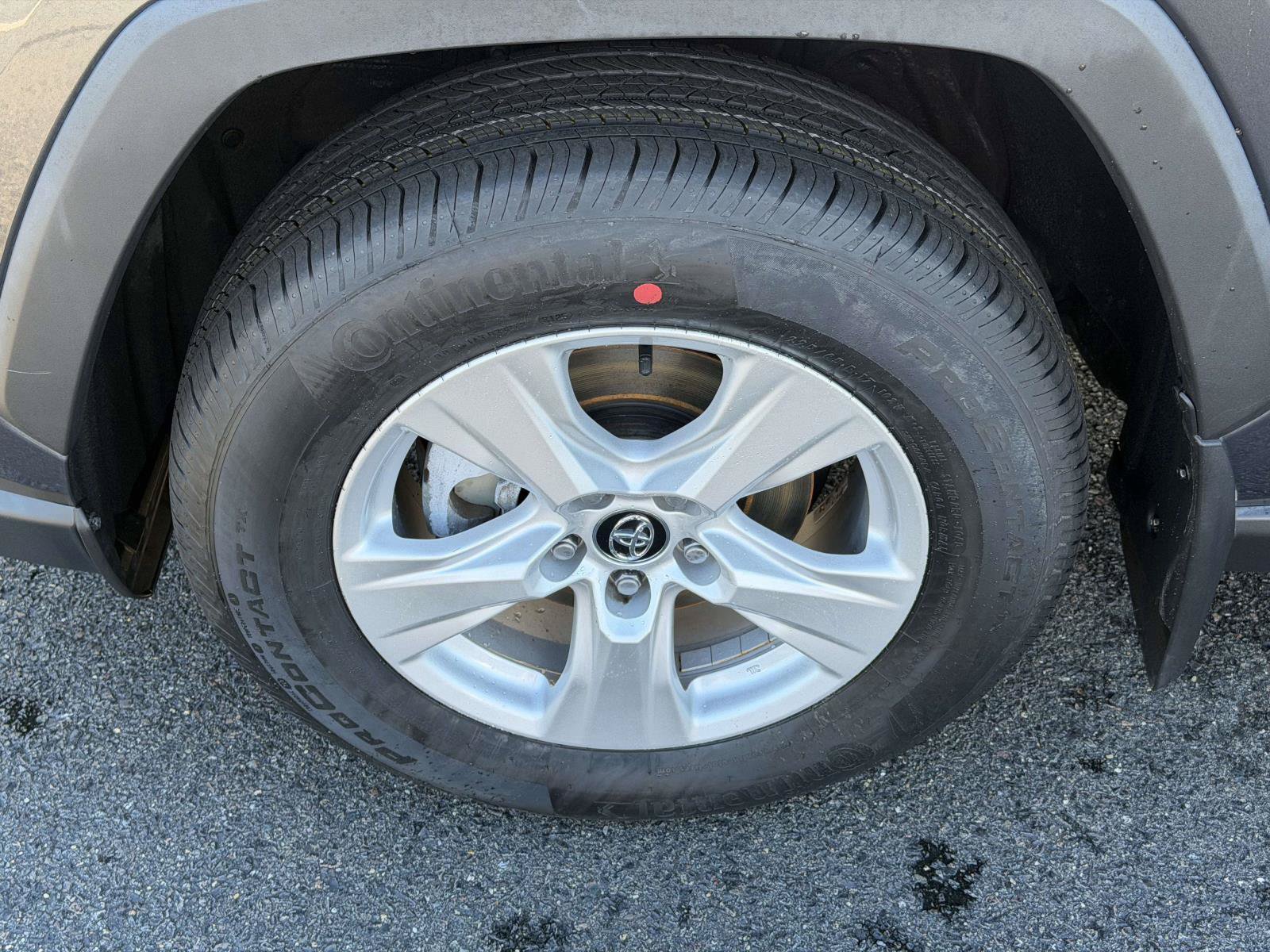 Used 2020 Toyota RAV4 XLE w/ Convenience Package AWD/4WD image 5
