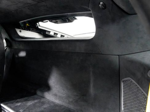 Used 2018 Lamborghini Huracan Performante image 44