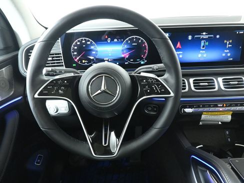 New 2026 Mercedes-Benz GLS 450 4MATIC image 17