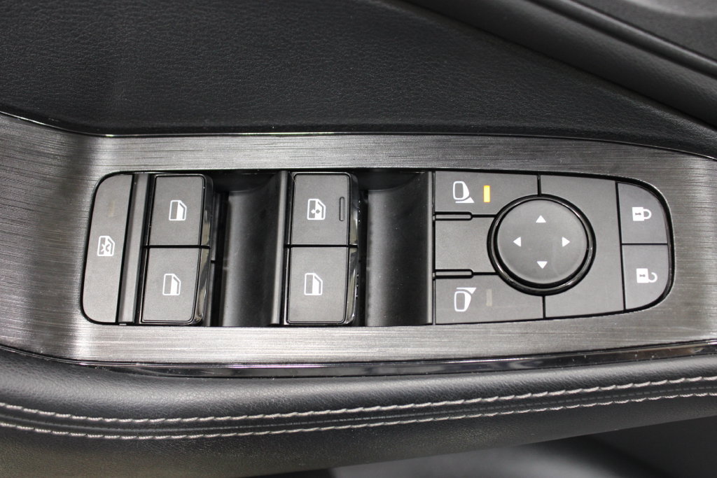 Used 2024 Nissan Rogue SV AWD/4WD image 17