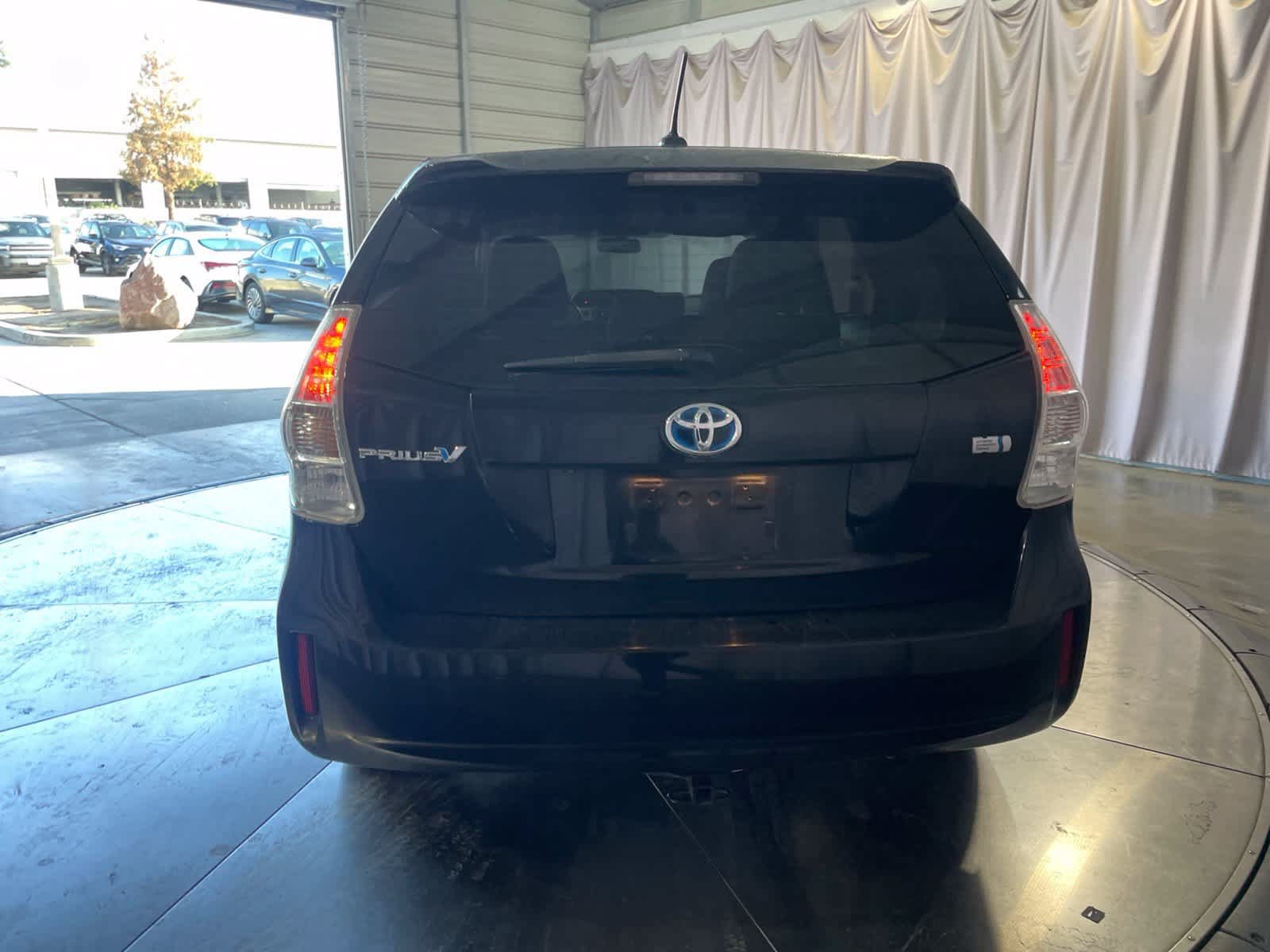 Used 2012 Toyota Prius V Three w/ Preferred Accessory Pkg FWD image 6