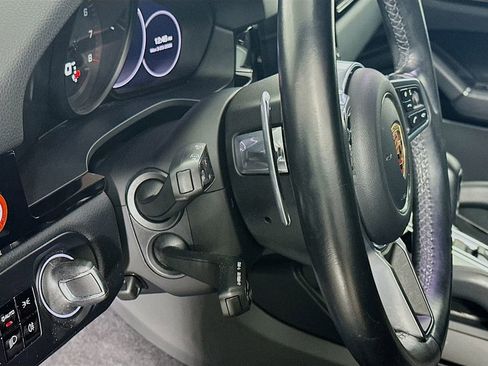 Used 2020 Porsche Cayenne image 11