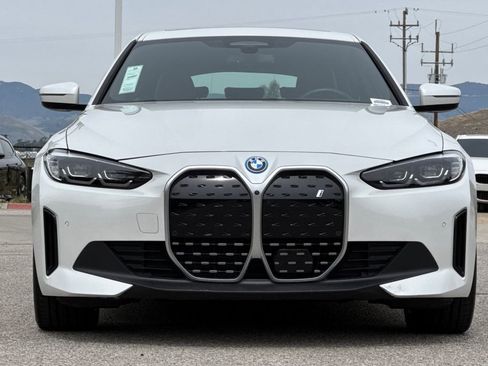 Used 2023 BMW i4 eDrive35 image 8