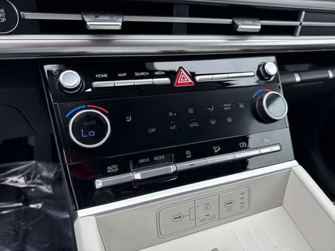 Certified 2025 Hyundai Santa Fe SEL image 30