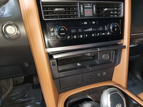 Used 2024 INFINITI QX80 Sensory AWD/4WD image 22