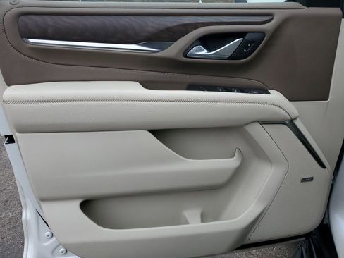 Used 2023 GMC Yukon Denali w/ Advanced Technology Package image 23