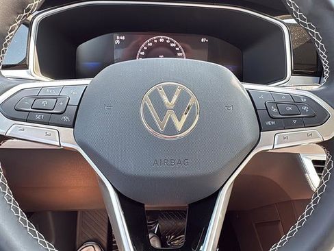 New 2025 Volkswagen Taos SE image 16